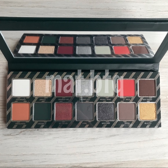 Kylie Cosmetics The Naughty Eyeshadow Palette - Picture 6 of 7
